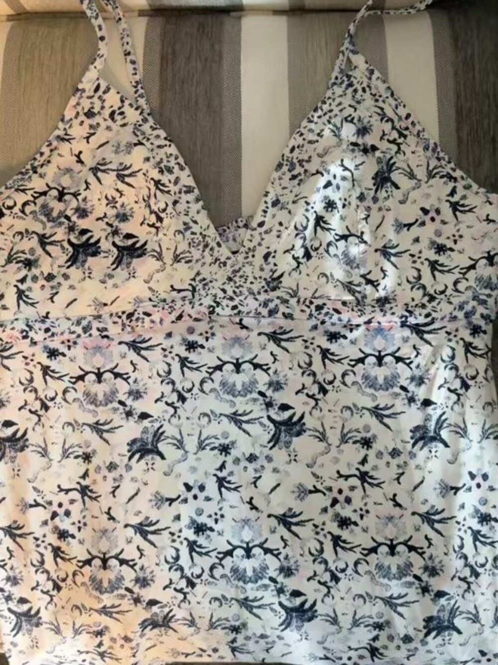 Athleta Barbados Tankini Top Blue White Floral Geo Swim Swimwear Size XL